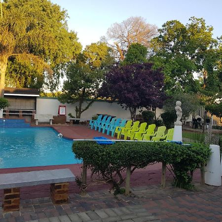 Good 2 Go Guest House Benoni Exteriör bild